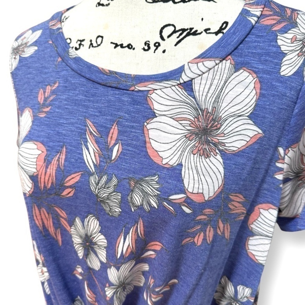 Floral USA Made Short Sleeve Front Knot Top Size S - Picture 7 of 7